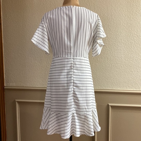 She + Sky Women's black and White striped‎ tie front flutter mini dress - Picture 5 of 6